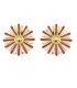 Oorclips met paars en goudkleurig bloemdesign.
