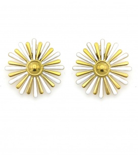 Oorclips met goudkleurig en witte bloem blaadjes