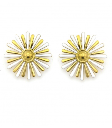 Oorclips met goudkleurig en witte bloem blaadjes