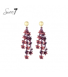 Oorbellen bordeaux rood met bloemen glas kralen en goudkleurige top