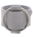 Armband van breed grijs kunstleer met metalen riemgesp