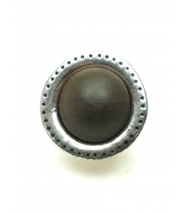 Zilverkleurige ronde oorclips met bruine houten inleg